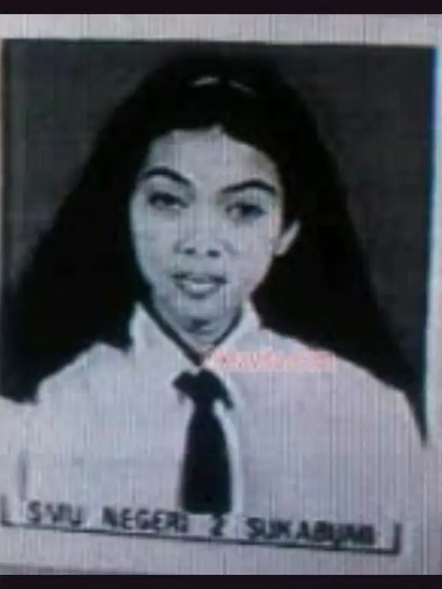 6 Foto Lawas Syahrini dari Remaja Hingga Awal Karier Ini Curi Perhatian