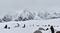 Pendaki Everest via Nepal dalam Sehari Cetak Rekor Terbanyak, Barisan Panjang di Zona Kematian