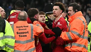 Lini Tengah Menipis, Liverpool Jual Curtis Jones ke Inter Milan