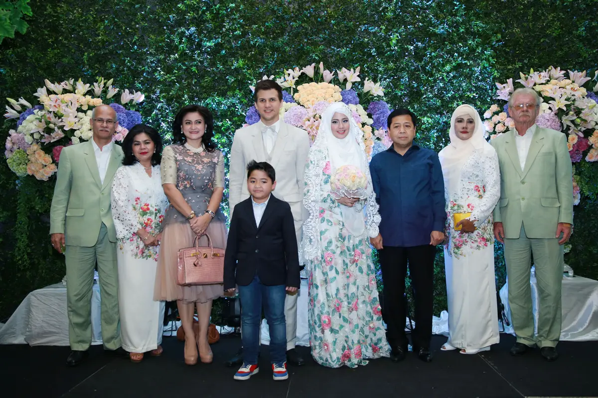 Resepsi pernikahan Stuart Collin dan Risty Tagor