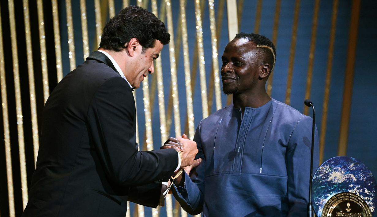 France Football mengatakan bahwa mereka memilih Socrates karena komitmennya pada kampanye yang dilakukan di klubnya, Corinthians. Kampanye itu dinamakan “Demokrasi Corinthians” saat Brasil di bawah kediktatoran militer. (AFP/Franck Fife)