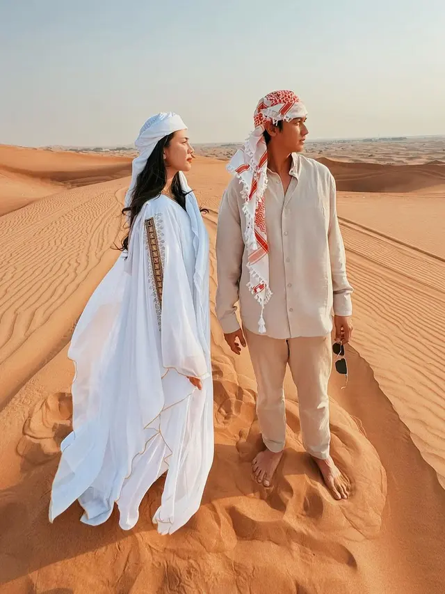 Gaya Serasi Bak Pasangan Sultan dari Hito Caesar dan Felicya Angelista, Kenakan Busana Arabian Saat Liburan di Dubai
