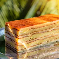 ilustrasi kue lapis susu/exebiche/Shutetrstock