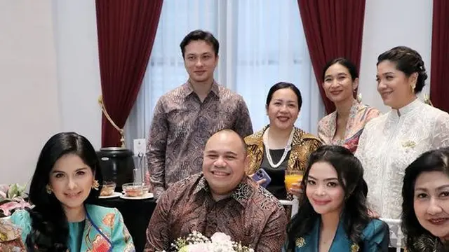 Annisa Pohan Istri Menteri ATR/BPN dan Niena Kirana Istri Menpora di Museum Nasional. [@annisayudhoyono]