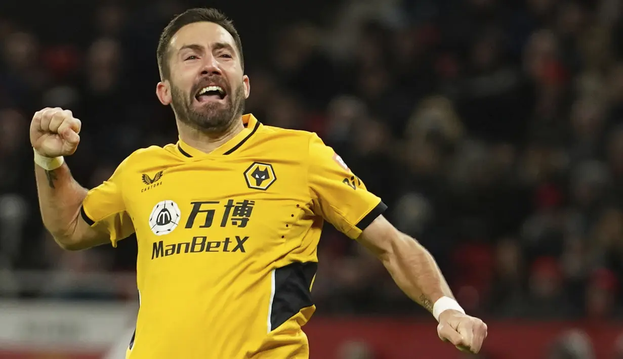 Wolves akhirnya berhasil membuat publik Old Trafford terdiam pada menit ke-82 ketika tembakan jarak jauh yang dilesatkan Joao Moutinho tak bisa dibendung De Gea dan menjadi gol. (AP/Dave Thompson)