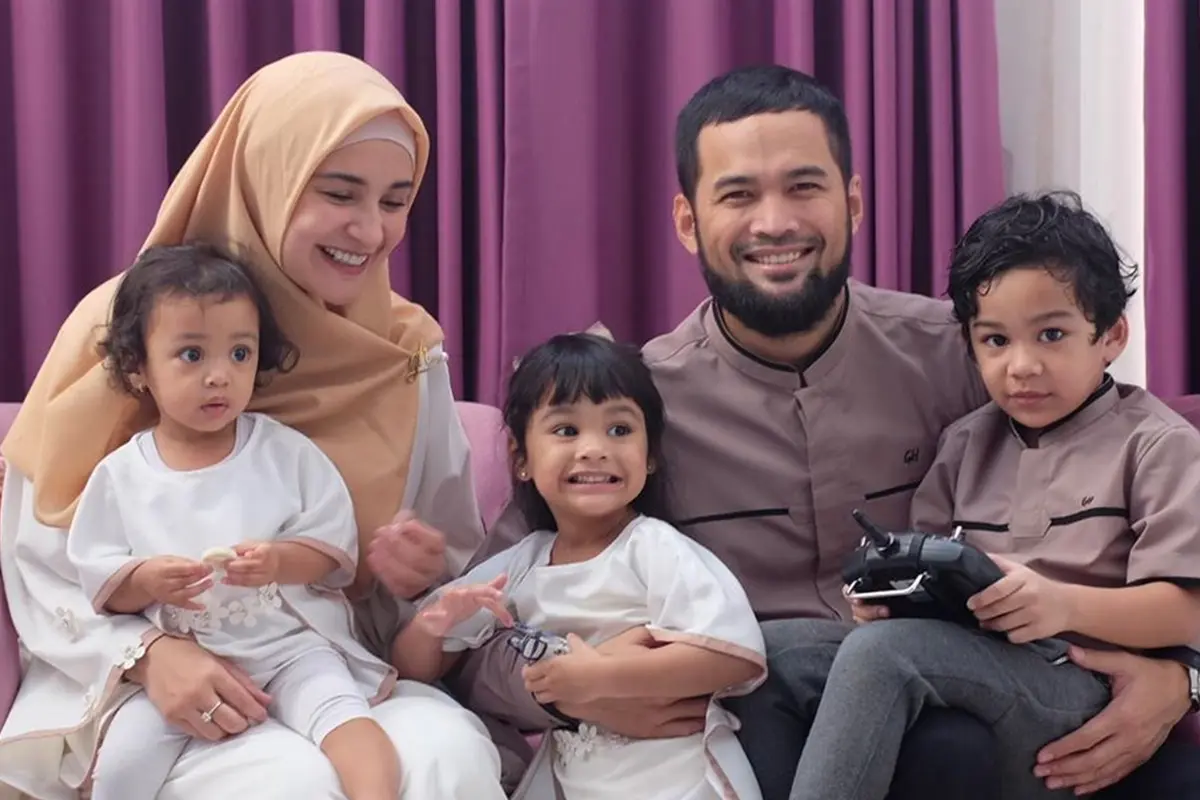 FOTO: Momen Kebersamaan Shireen Sungkar dan Teuku Wisnu, Selalu Harmonis