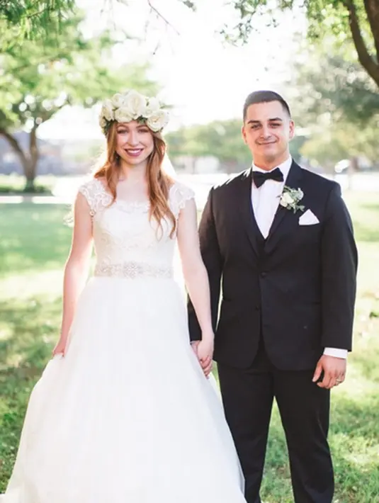 Anak musisi legendaris Indonesia ini ternyata sudah menikah dengan seorang wanita yang bernama Abbie pada beberapa bulan silam. Terlihat foto-foto mesra terus dipamerkannya di media sosial. (Instagram/Jordannorkett)