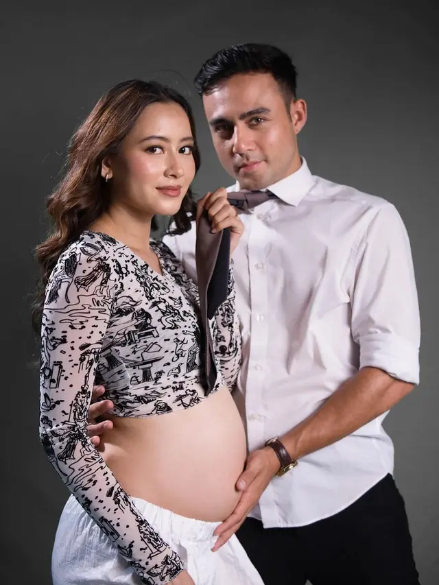 6 Momen Maternity Shoot Laura Theux dan Indra Brotolaras, Pamer Baby Bump