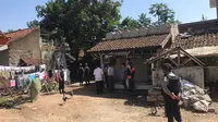 Densus 88 menangkap 3 terduga teroris di tiga tempat berbeda di Kota Bandung dan Bandung Barat (Liputan6.com/Aditya)