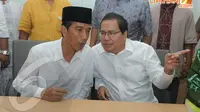 Jokowi terlihat berdiskusi dengan Rizal Ramli di Sarasehan Nasional Ulama Pesantren dan Cendekiawan di Pondok Pesantren Miftahul Ulum, Cilandak, Jakarta Selatan, Rabu (2/4/2014) (Liputan6.com/Herman Zakharia).