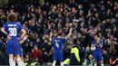 Gelandang Chelsea, Cesc Fabregas, menyapa suporter usai melawan Nottingham Forest pada laga Piala FA di Stadion Stamford Bridge, Sabtu (5/1/). Laga yang dimenangi The Blues dengan skor 2-0 merupakan yang terakhir bagi Fabregas. (AP/Adrian Dennis)