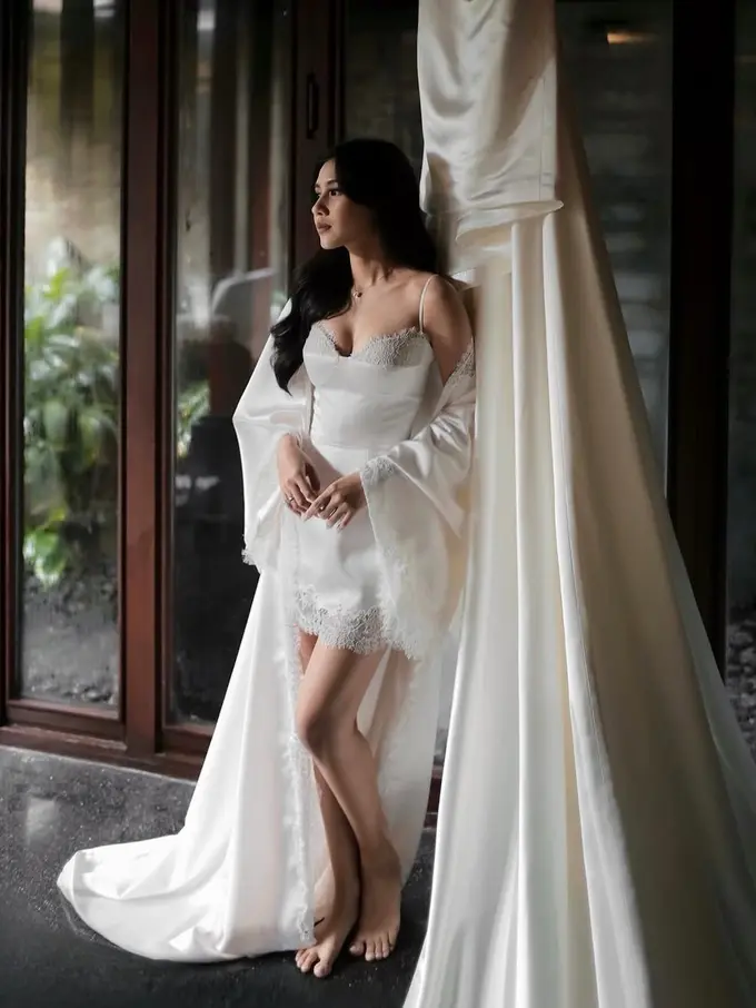 Gaya makeup Shenina Cinnamon