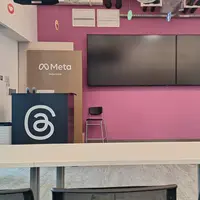 Ruang kantor Meta, tempat untuk #NgobroldiMeta 2024 (Foto: Virlia Sakina Ramada/Fimela).
