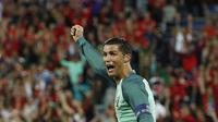  Cristiano Ronaldo siap mencetak rekor baru di babak perempatfinal Piala Eropa. (REUTERS/Lee Smith)