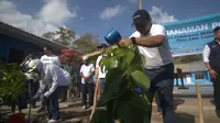 Peruri bersama 22 BUMN lainnya berkolaborasi melaksanakan Program Tana Lino Lestari II di SD Negeri Pulau Komodo, Nusa Tenggara Timur. (Liputan6.com/ist)