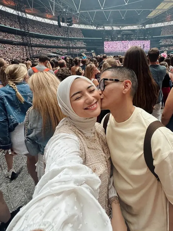 Citra Kirana Liburan ke Inggris