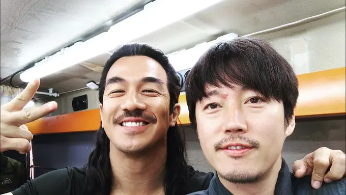 Bikin Pangling, Ini 5 Potret Joe Taslim Gondrong di Film Korea 'The Swordsman'