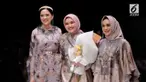 Dalam JFW 2018 desainer Ria Miranda menghadirkan koleksi yang berbeda.
