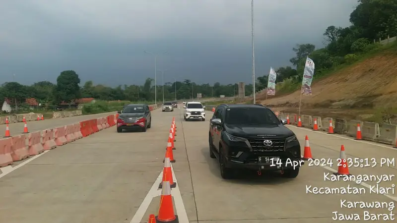 Jalur fungsional Jalan Tol Jakarta-Cikampek II Selatan (Japek II Selatan) Segmen Sadang s.d Kutanegara arah Jakarta yang sebelumnya dibuka pada (14/04) sejak pukul 14.25 WIB