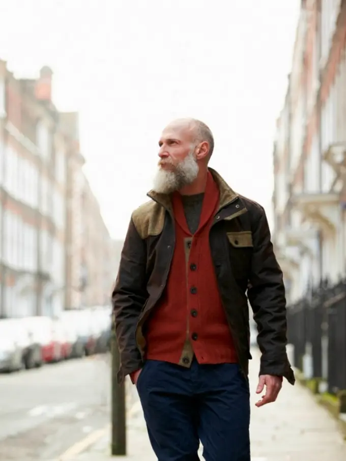 10 Kakek yang Masih Terlihat Gagah Meski Telah Usia Senja