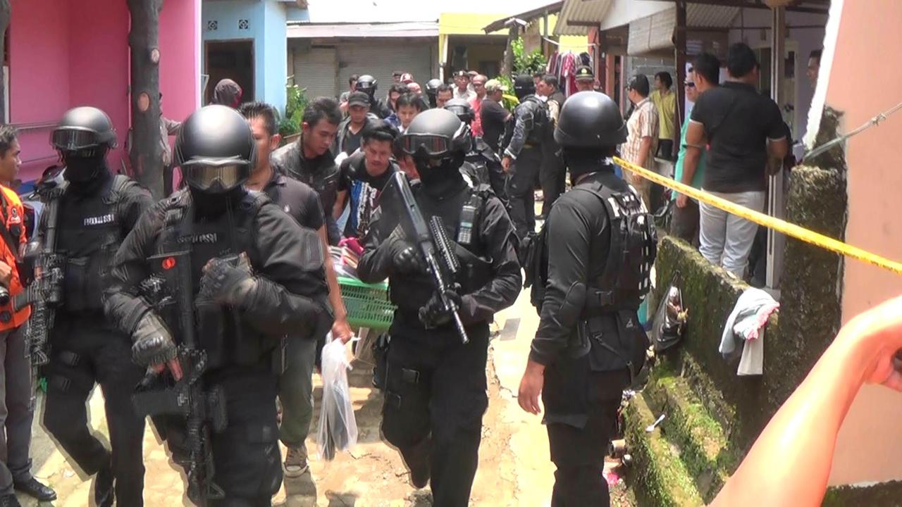 Polisi gerebek perekrut ISIS