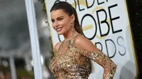 Aksi Pamer Dada Seleb Dunia di Panggung Golden Globe 2017