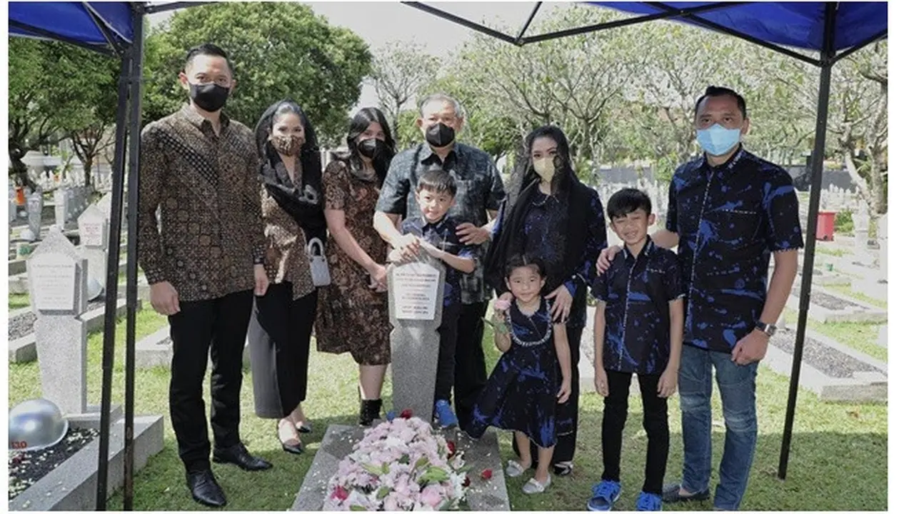 Jelang Ramadan, Ini 6 Momen SBY Kunjungi Makam Ani Yudhoyono
