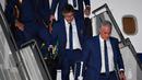 Pelatih Brasil, Tite (kanan) bersama asisten pelatih saat tiba di Sochi airport, Rusia, (11/6/2018). Brasil berada pada grup E dengan Kosta Rika, Swis dan Serbia. (AFP/Nelson Almeida)