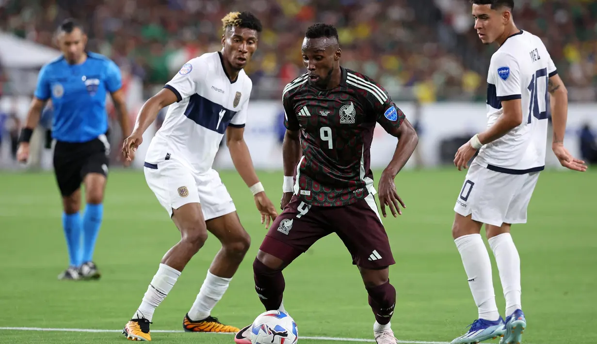 Hingga akhir pertandingan skor imbang 0-0 tidak berubah. (Chris CODUTO/AFP)