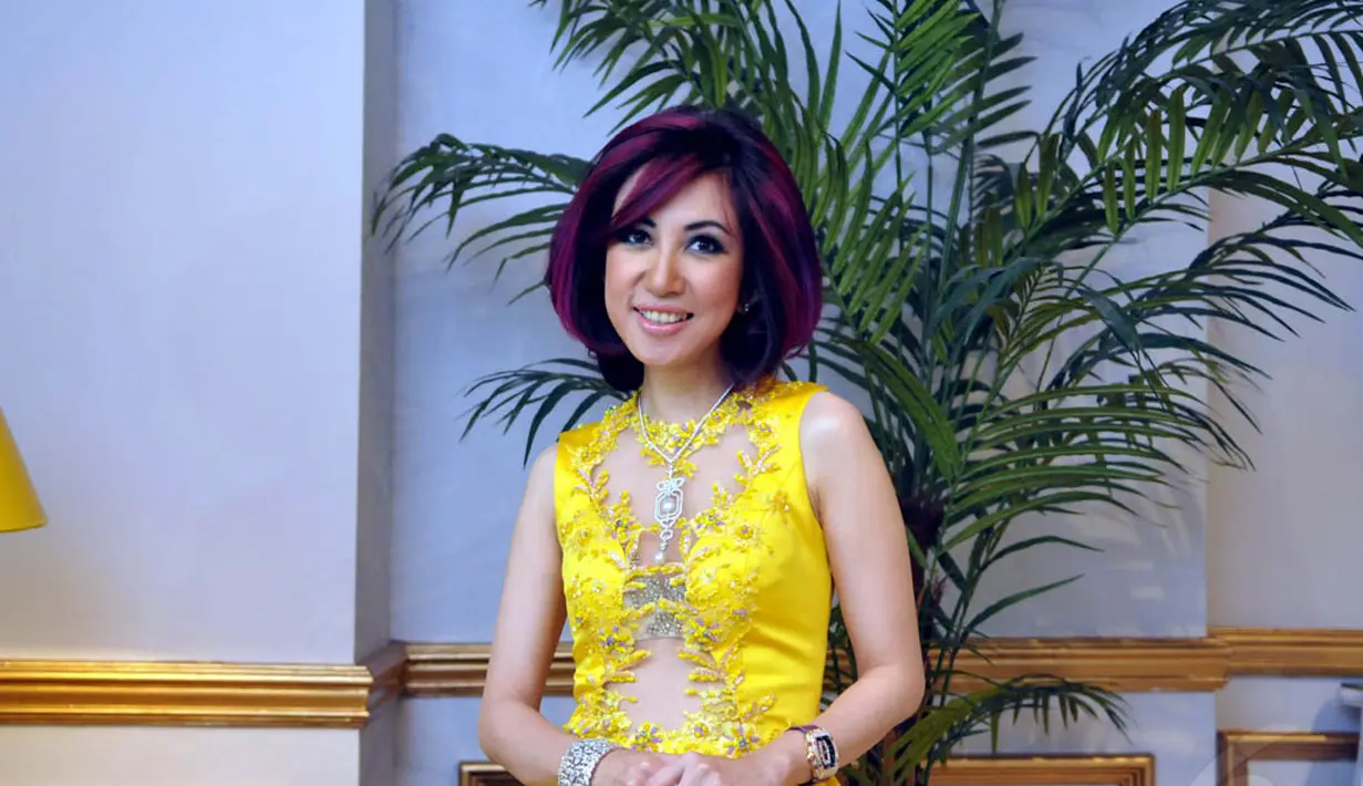 Sonia Wibisono merayakan ulang tahun yang ke-37 di Da Vinci Tower, Sudirman, Jakarta, Selasa (18/11/2014). (Liputan6.com/Panji Diksana)