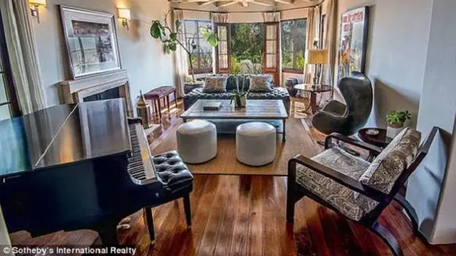 [Bintang] Rumah Nick Jonas