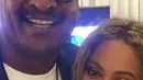 Tak lupa juga, Beyonce berfoto selfie bersama Mathew Knowles. Foto tersebut di unggah ke akun instagram milik Beyonce. (viainstagram@beyonceknowles/Bintang.com)