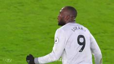 Striker Manchester United, Romelu Lukaku sedang mengincar untuk mencetak gol ke-100 di Premier League. This video is presented by Ballball.