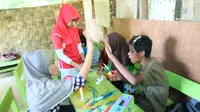 Guru seringkali harus menjemput siswa penyandang disabilitas di rumahnya setiap pagi bila tidak ingin mereka hanya masuk seminggu sekali. (Liputan6.com/Ahmad Akbar Fua)