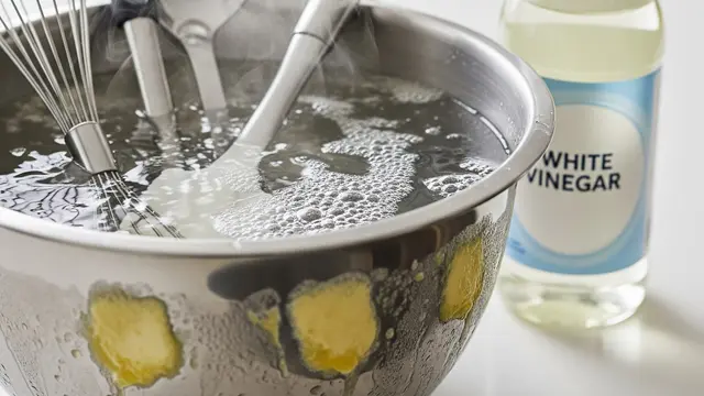 Trik Ampuh Menghilangkan Sisa Mentega di Mixer dan Spatula Sampai Kesat (Image by Gemini AI)