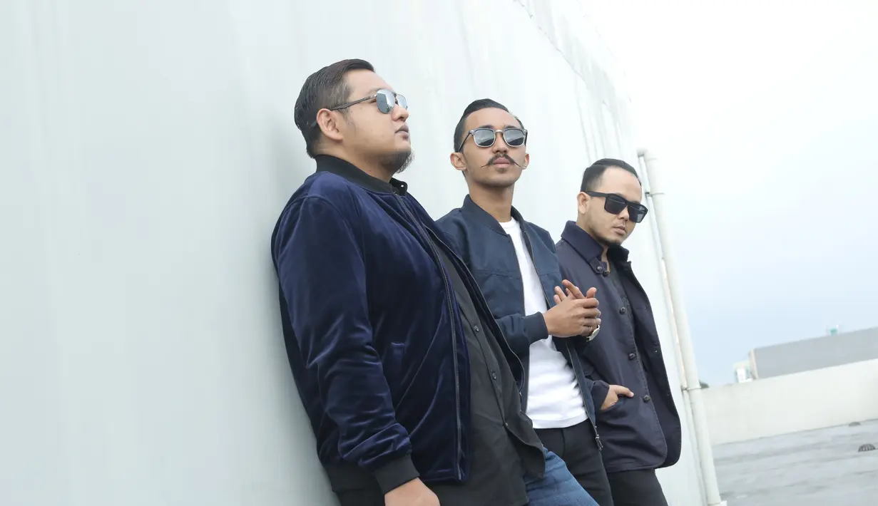 "Fase (pergantian) vokalis itu ada dalam album-album kami. 4 album awal ama Charly, lalu Ridho yang dapat 16 platinum di Malaysia. Lalu Dimas di album berikutnya, dan sekarang ini ama vokalis baru lagi," ujar Pepep. (Galih W. Satria/Bintang.com)