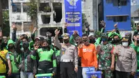 Peringati HUT ke-67, Korlantas Bagikan Ribuan Paket Sembako untuk Masyarakat Membutuhkan