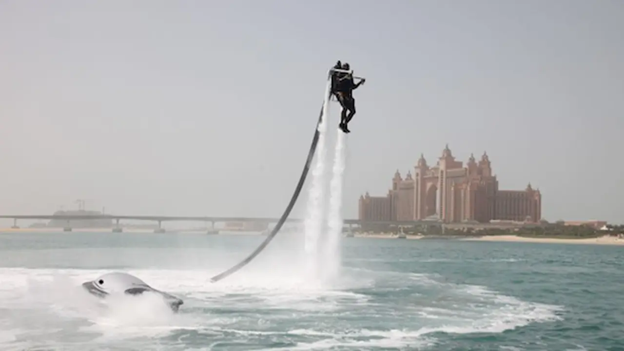 JetLev jetpack. (Reality Pod)