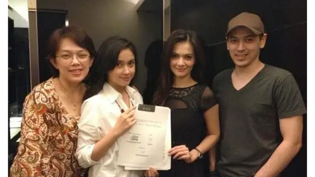 Foto Kebersamaan Cut Tari dan Richard Kevin (sumber: twitter.com/icontalentmgmt/therichardkevin)