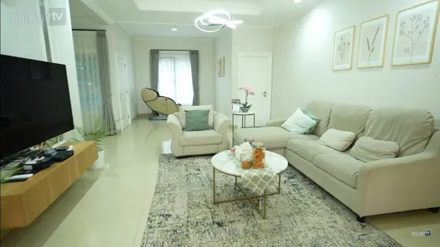 Lantai dua rumah Kiky Saputri. (YouTube TAULANY TV)