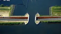 Veluwemeer, jembatan di Belanda yang memiliki desain unik karena berada di bawah air.