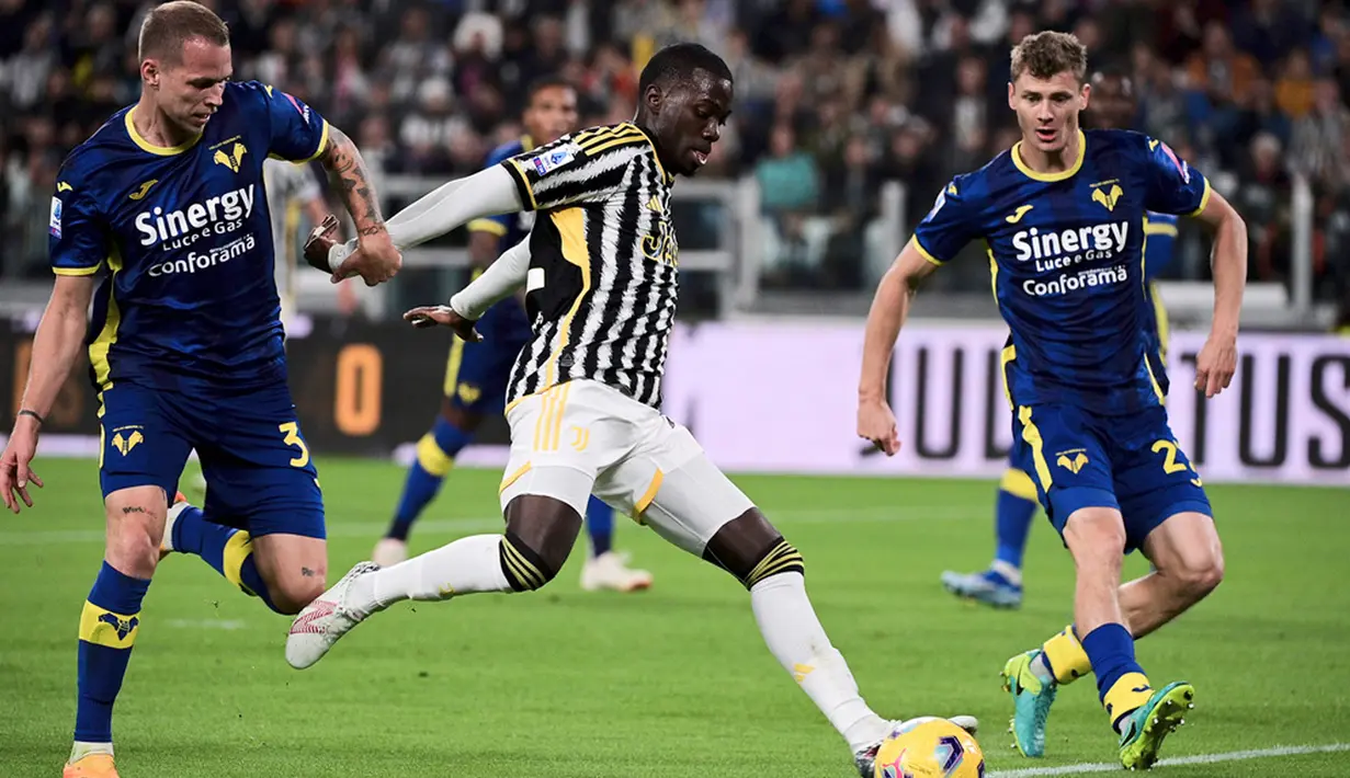 Juventus nyaris tersandung saat menjamu Hellas Verona pada lanjutan Serie A Liga Italia. Juve menang tpis 1-0 berkat gol tunggal bek kiri Andrea Cambiaso pada menit akhir. (Marco Alpozzi/LaPresse via AP)