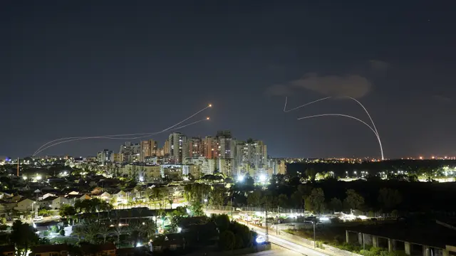 Iron Dome Israel Cegat Tembakan Roket dari Jalur Gaza