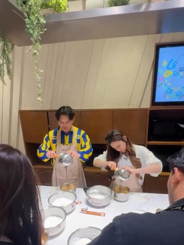 Mahalini dan Aaliyah Ikut Kelas Masak