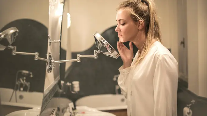 Mengenal Jerawat Dahi