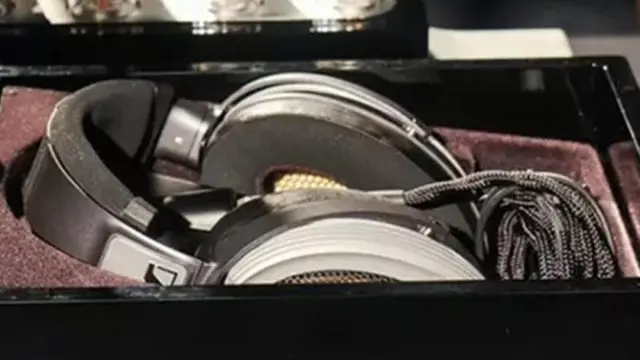 Berbalut Emas hingga Berlian, 4 Headphone yang Harganya Mencapai Miliaran