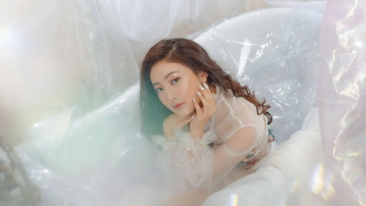7 Pemotretan Natasha Wilona di Bathtub Tampil Memukau