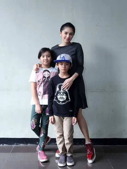 Angel Karamoy masuk nominasi dalam kategori Aktris Utama Paling Ngetop. Ia bersaing dengan pemeran yang sudah tidak asing lagi di layar kaca. Diantaranya, Amanda Manopo, Nabila Syakieb, Naysila Mirdad dan Nikita Willy. (Nurwahyunan/Bintang.com)