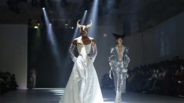 Harry Halim Tampilkan Koleksi Punk Couture yang Mendobrak Batasan Gender di Jakarta Fashion Week 2023