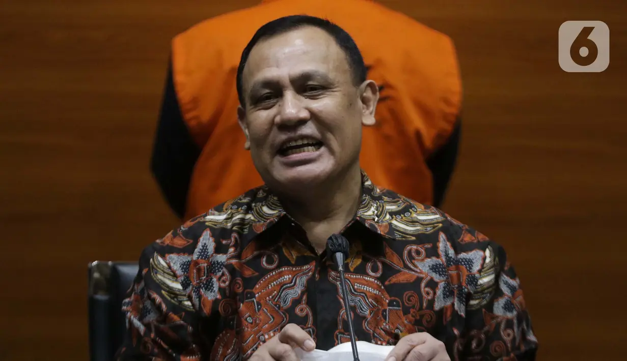Ketua KPK, Firli Bahuri saat rilis penetapan dan penahanan pemilik PT AMS, Kiagus Emil Fahmy Cornain di Gedung KPK, Jakarta, Kamis (20/5/2021). Kiagus Emil ditahan terkait dugaan korupsi pembayaran kegiatan fiktif agen PT Asuransi Jasa Indonesia tahun 2010-2014 (Liputan6.com/Helmi Fithriansyah)
